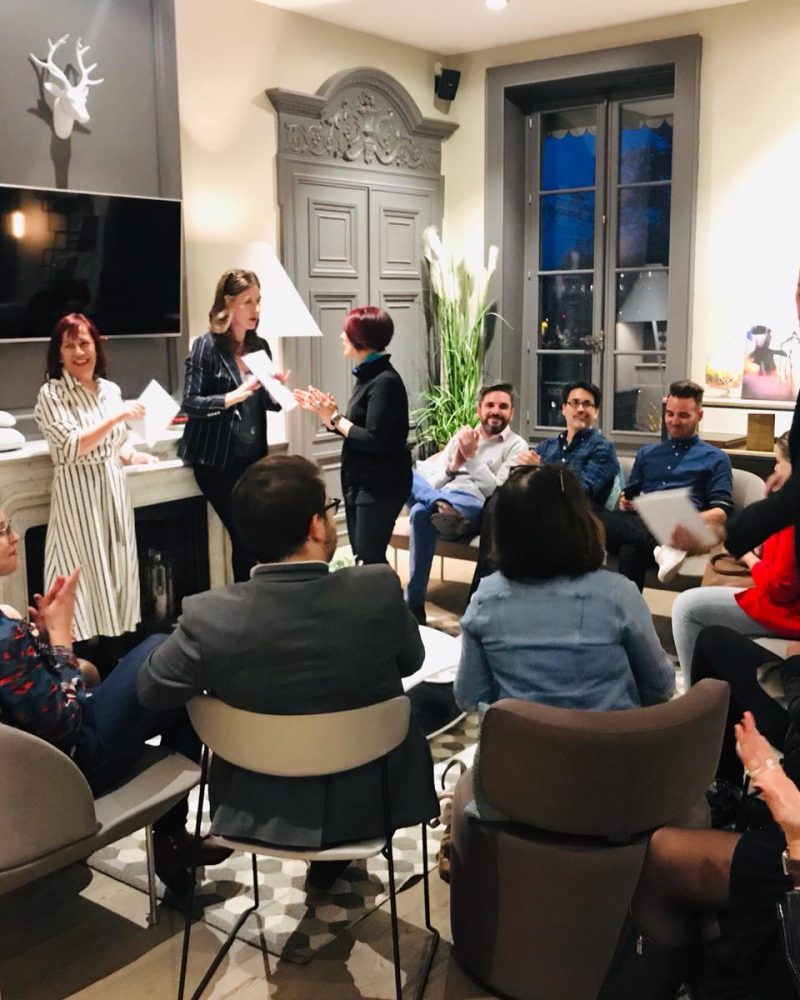 Assemblée de participants lors d'une conférence à Maison Lassagne, Lyon
